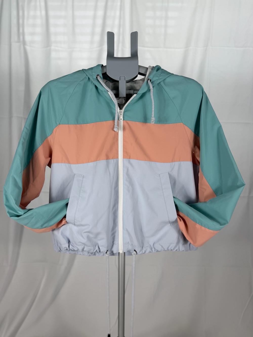 Hollister Cropped Hooded Windbreaker Aqua & Peach color Jacket Women’s M